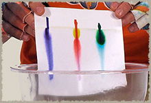 Papel con líneas de color diluidas
